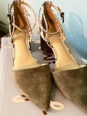 Crown Vintage Snake Skin & Suede Pointed Toe Heels